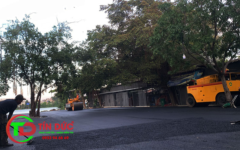 Rải thảm bê tông nhựa nóng